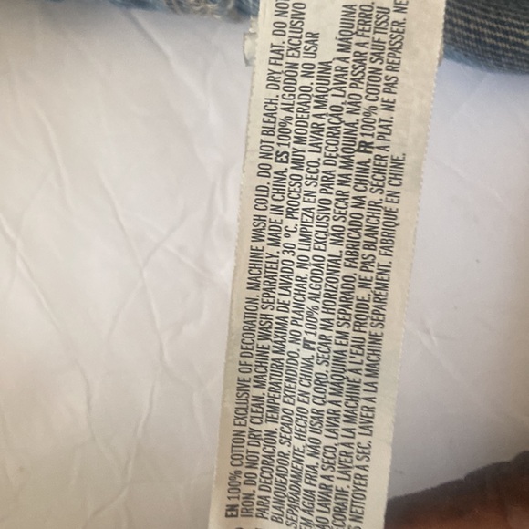 Forever 21 100 percent butterfly jean shorts - Picture 7 of 7